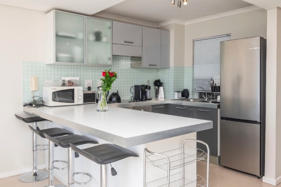 To Let 1 Bedroom Property for Rent in Sea Point Western Cape